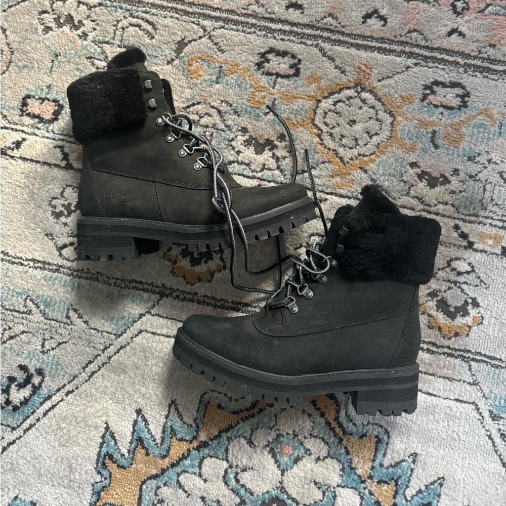 Women’s timberland snow boots barely worn